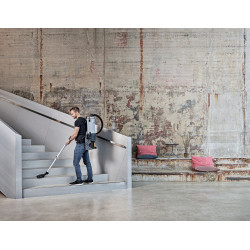 Aspirateur GD5 B Dorsal NILFISK Son design dorsal et l'absence de câble permettent une grande liberté de mouvement