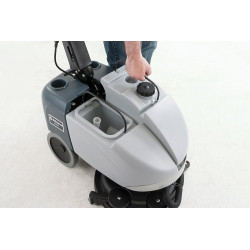 Autolaveuse Nilfisk SC351 B Full PKG – Nettoyage industriel compact